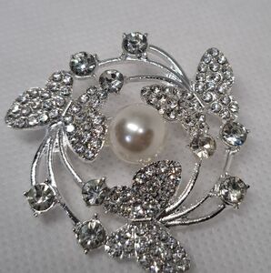 Pretty Rhinestone & Pearl Butterfly Brooch and Pearl Stud Earrings